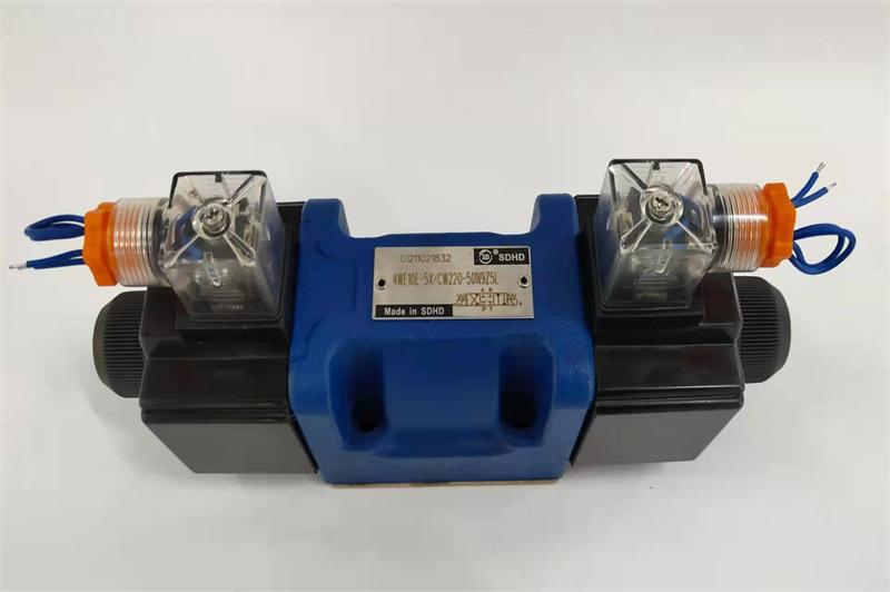 电磁换向阀4WE10E-5X/CW220-50N9Z5L